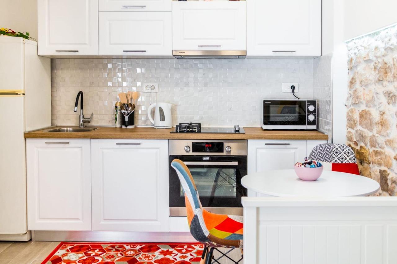 Studio Apartman Mirela Kastel Stafilic Kaštela エクステリア 写真
