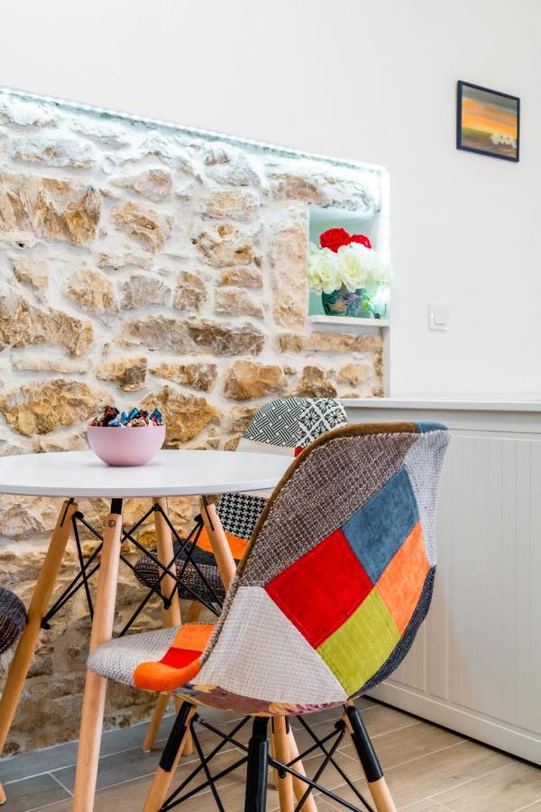 Studio Apartman Mirela Kastel Stafilic Kaštela エクステリア 写真