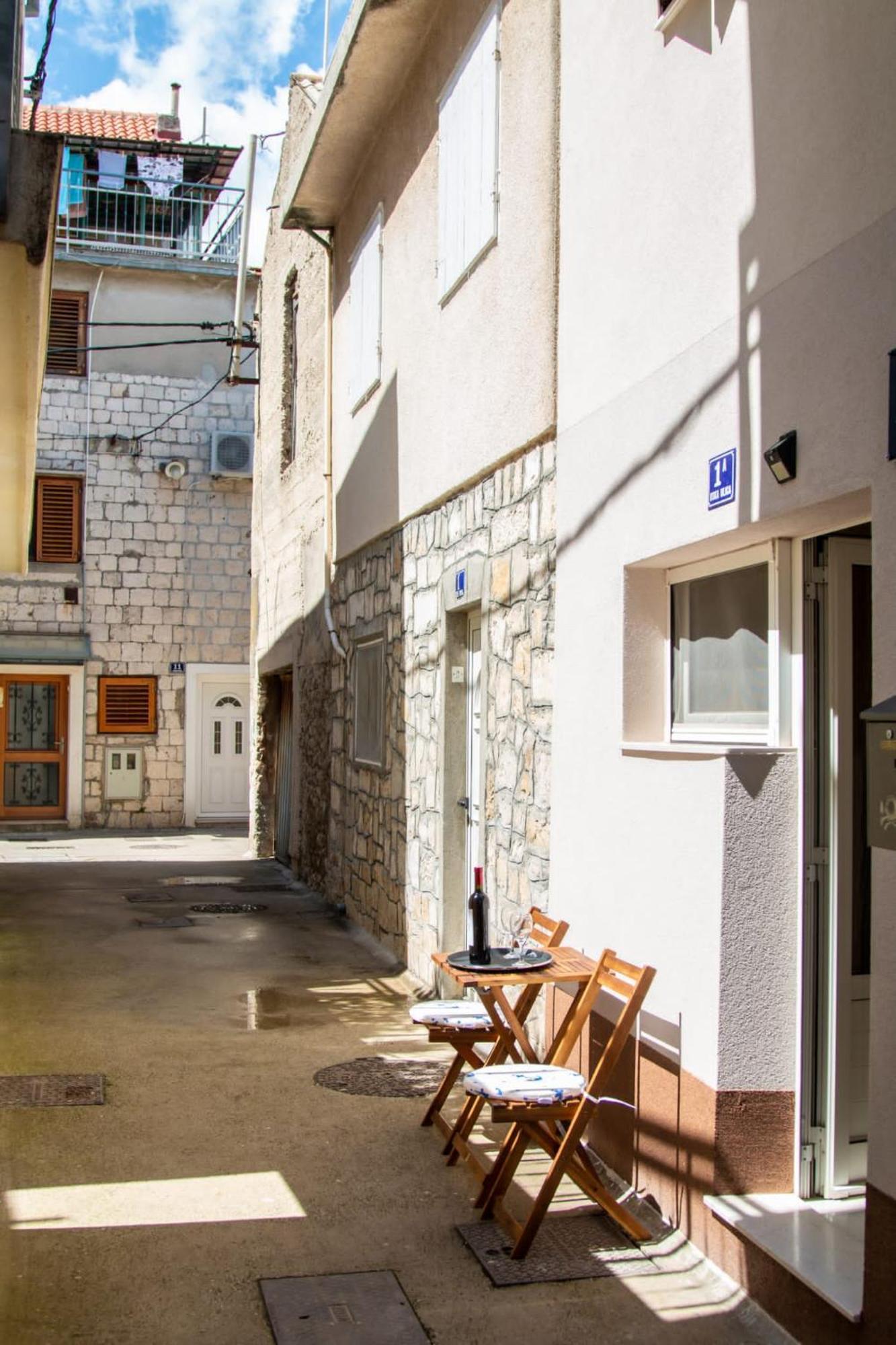 Studio Apartman Mirela Kastel Stafilic Kaštela エクステリア 写真